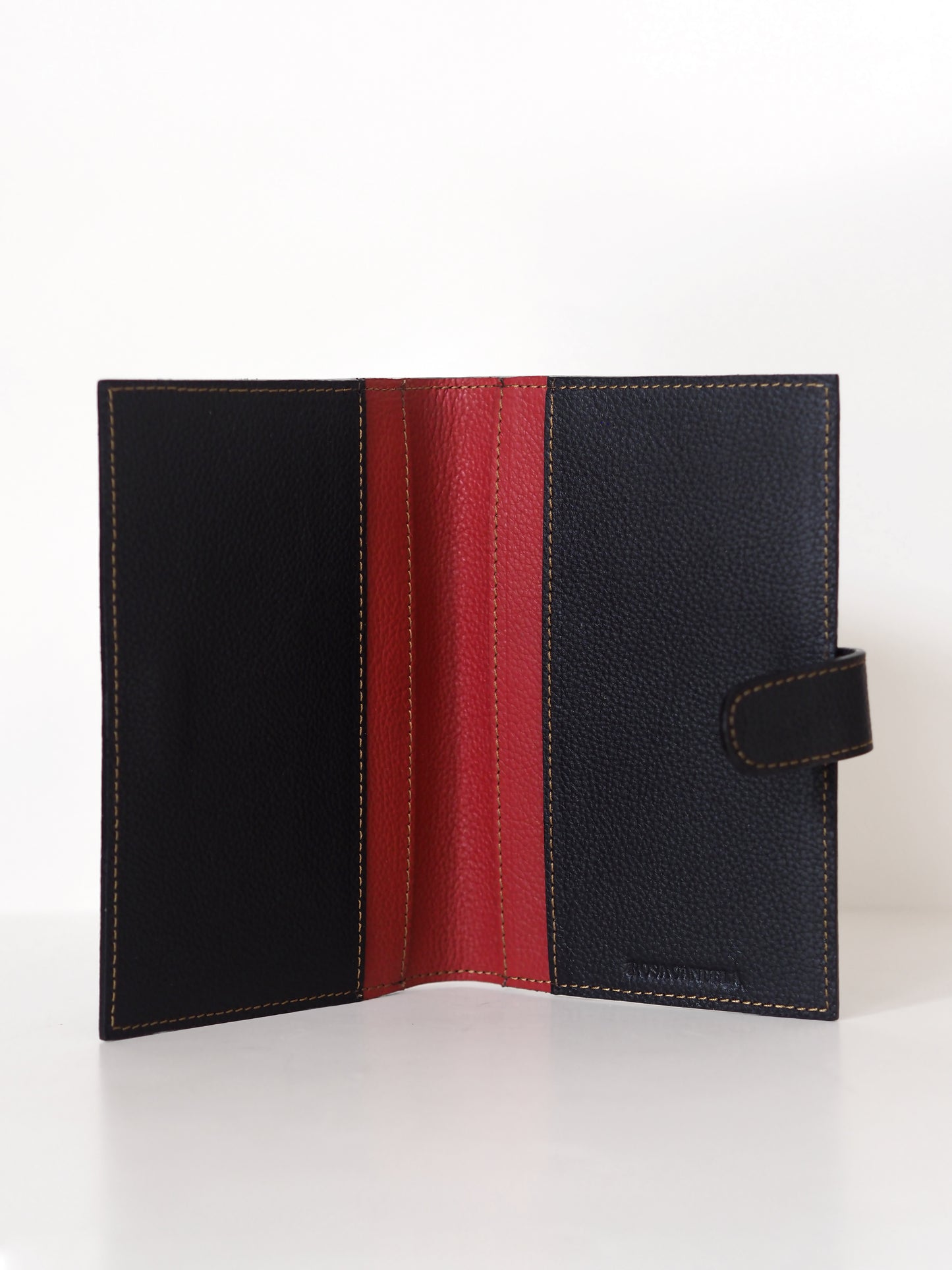 Victoria Passport Holder