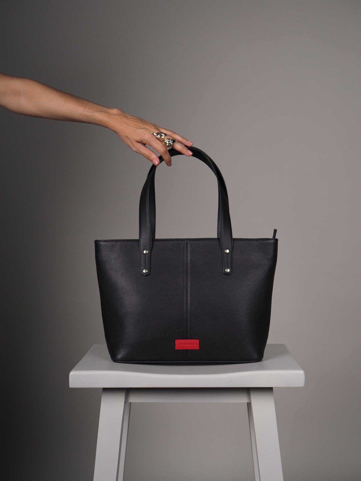 Jeannette — Leather Tote Bag with Zipper black